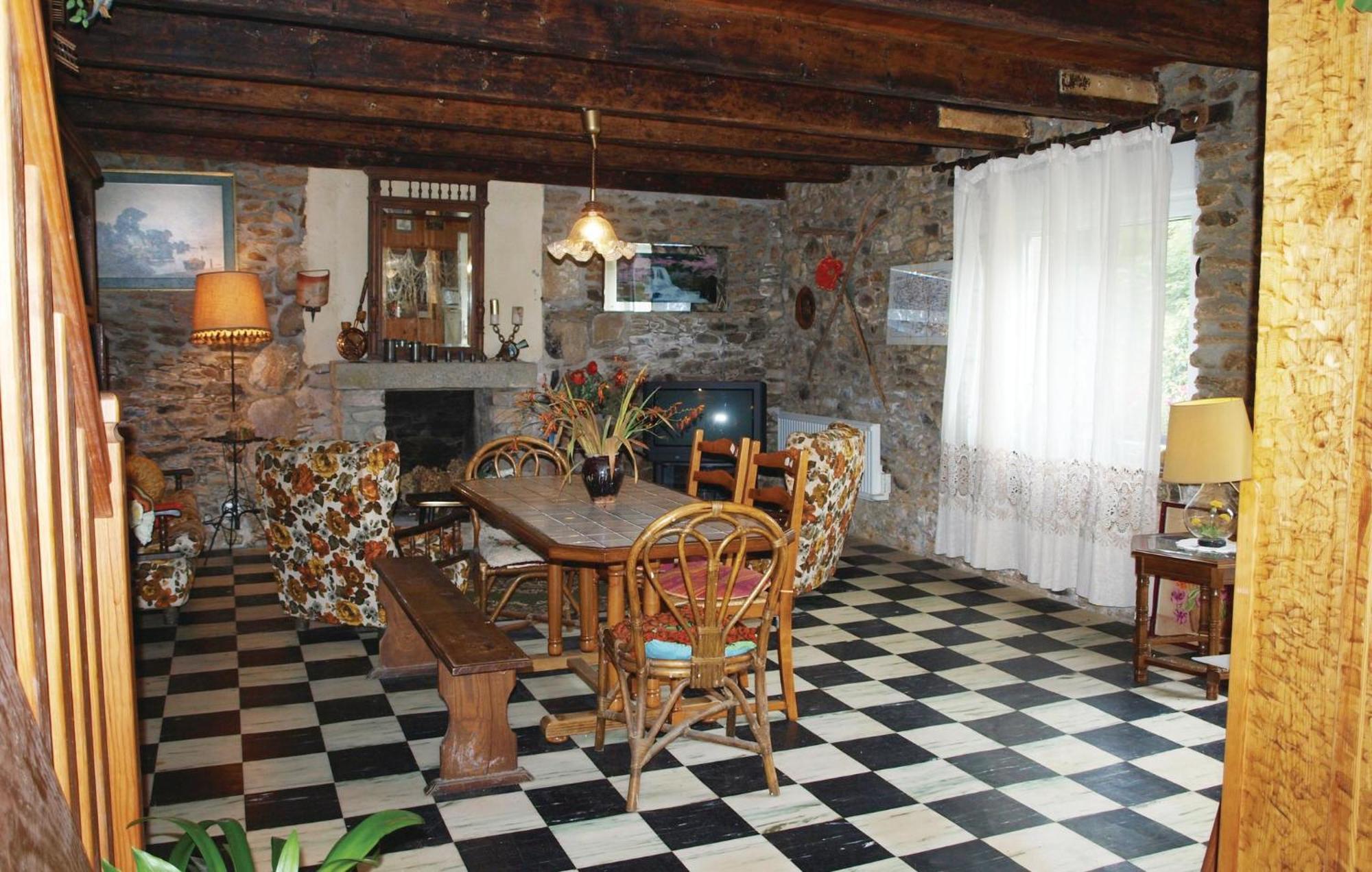 Lovely Home In Le Faouet With Kitchen المظهر الخارجي الصورة