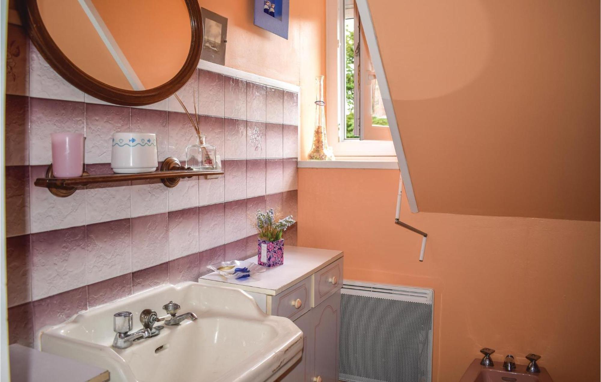 Lovely Home In Le Faouet With Kitchen المظهر الخارجي الصورة