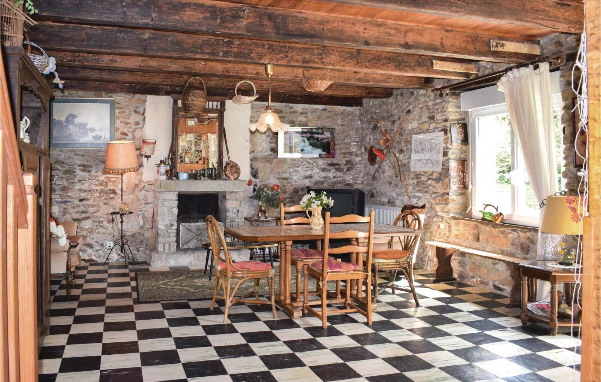 Lovely Home In Le Faouet With Kitchen المظهر الخارجي الصورة